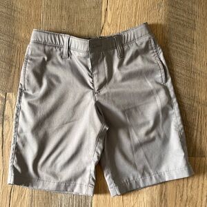 Under Armour boys size 8 shorts
